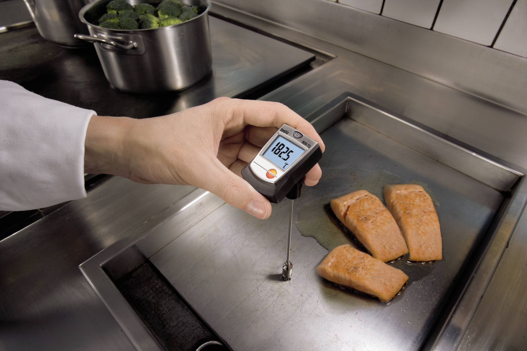 TESTO 905-T2 - Surface Thermometer with large measuring range